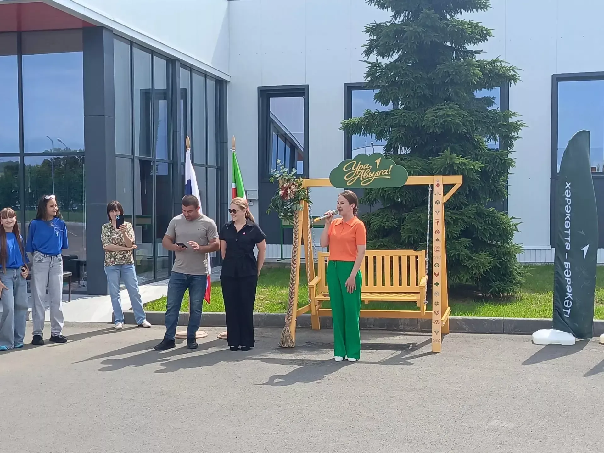 Тепло ладоней, а не экранов: в Кукморском районе детей объединяет проект «Ура, авылга!»