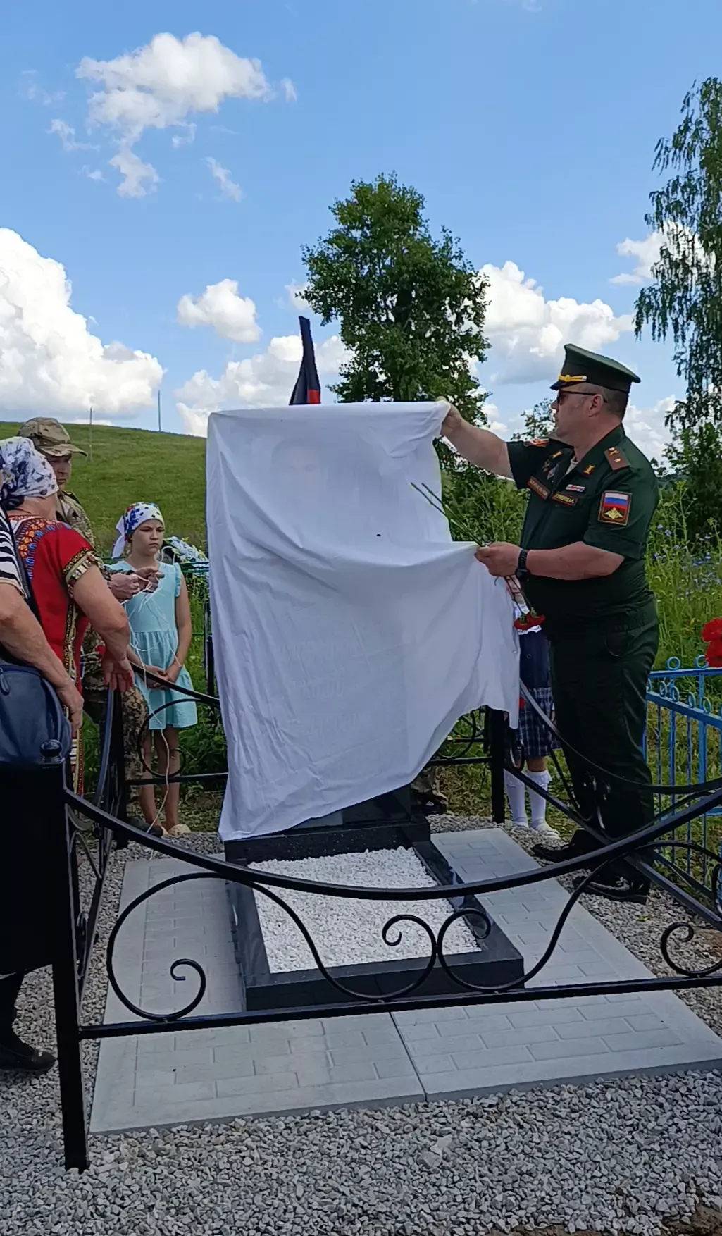 Подвиг не забыт: в Верхней Шуни увековечили память фронтовика