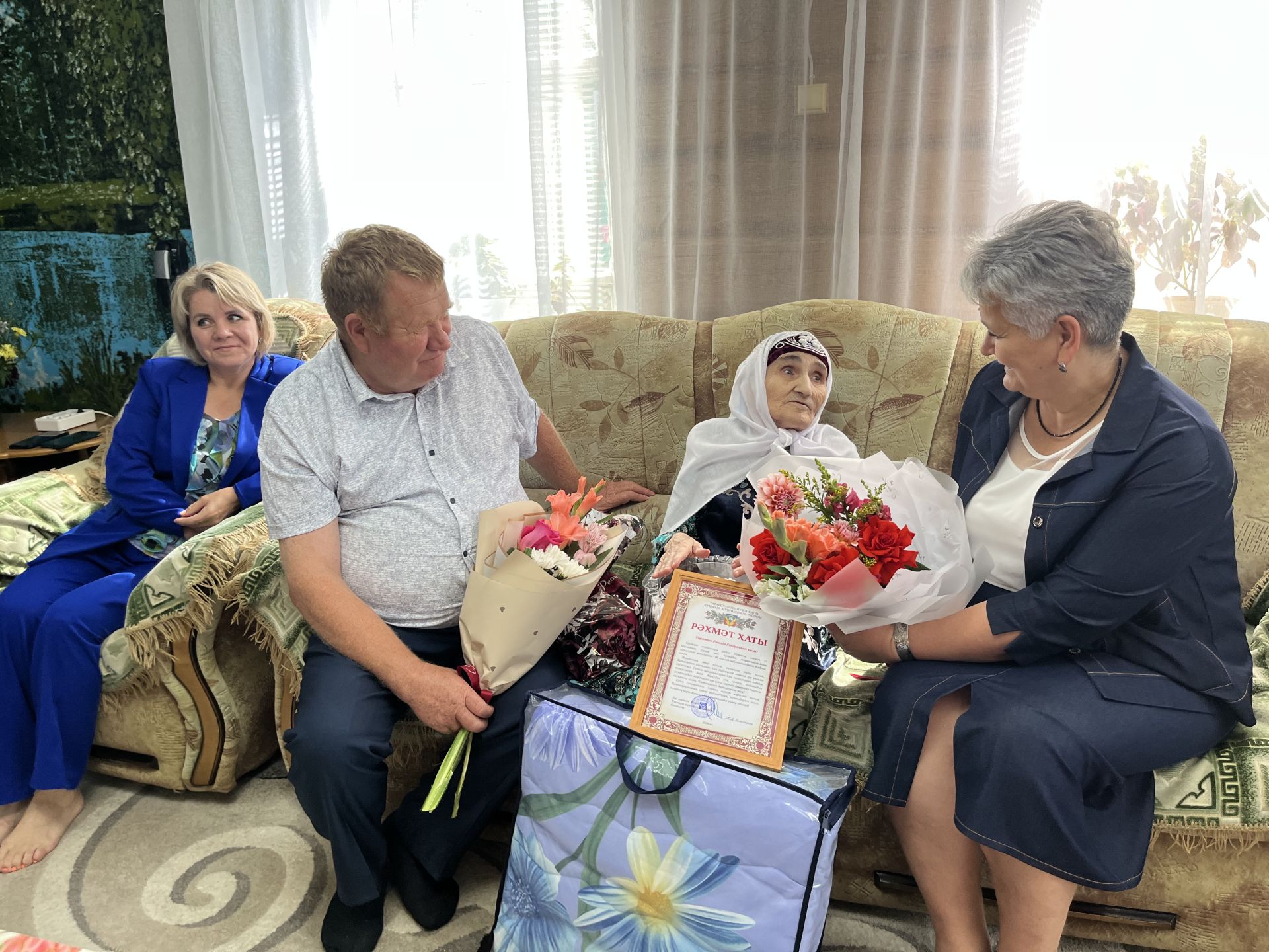 Әсән-Елга авылыннан Рашидә Шәрәфиева 90 яшьлек юбилеен билгеләп үтте