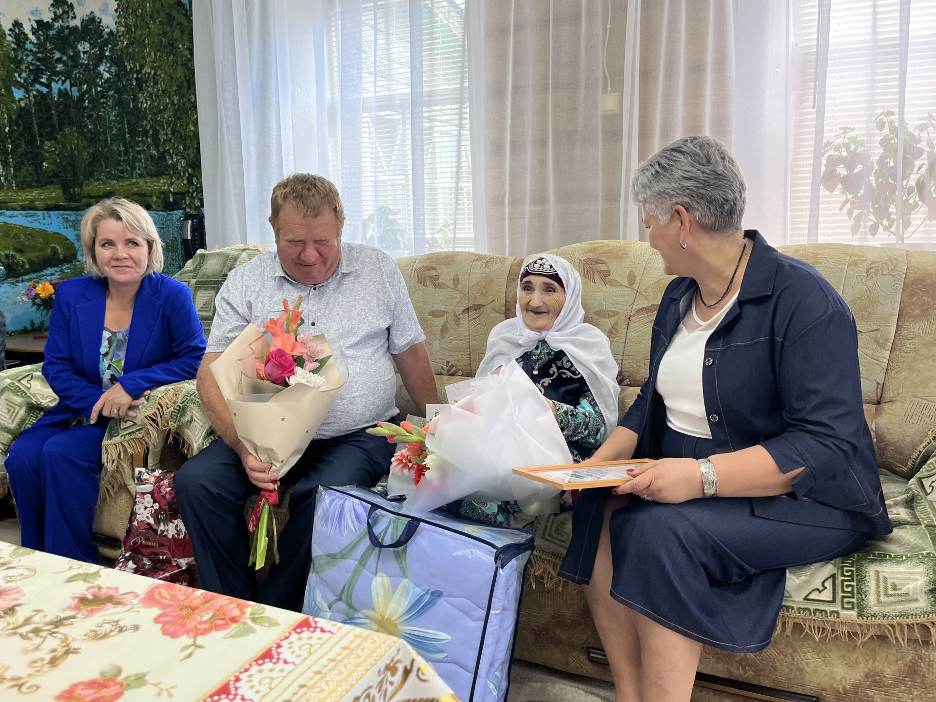 Әсән-Елга авылыннан Рашидә Шәрәфиева 90 яшьлек юбилеен билгеләп үтте