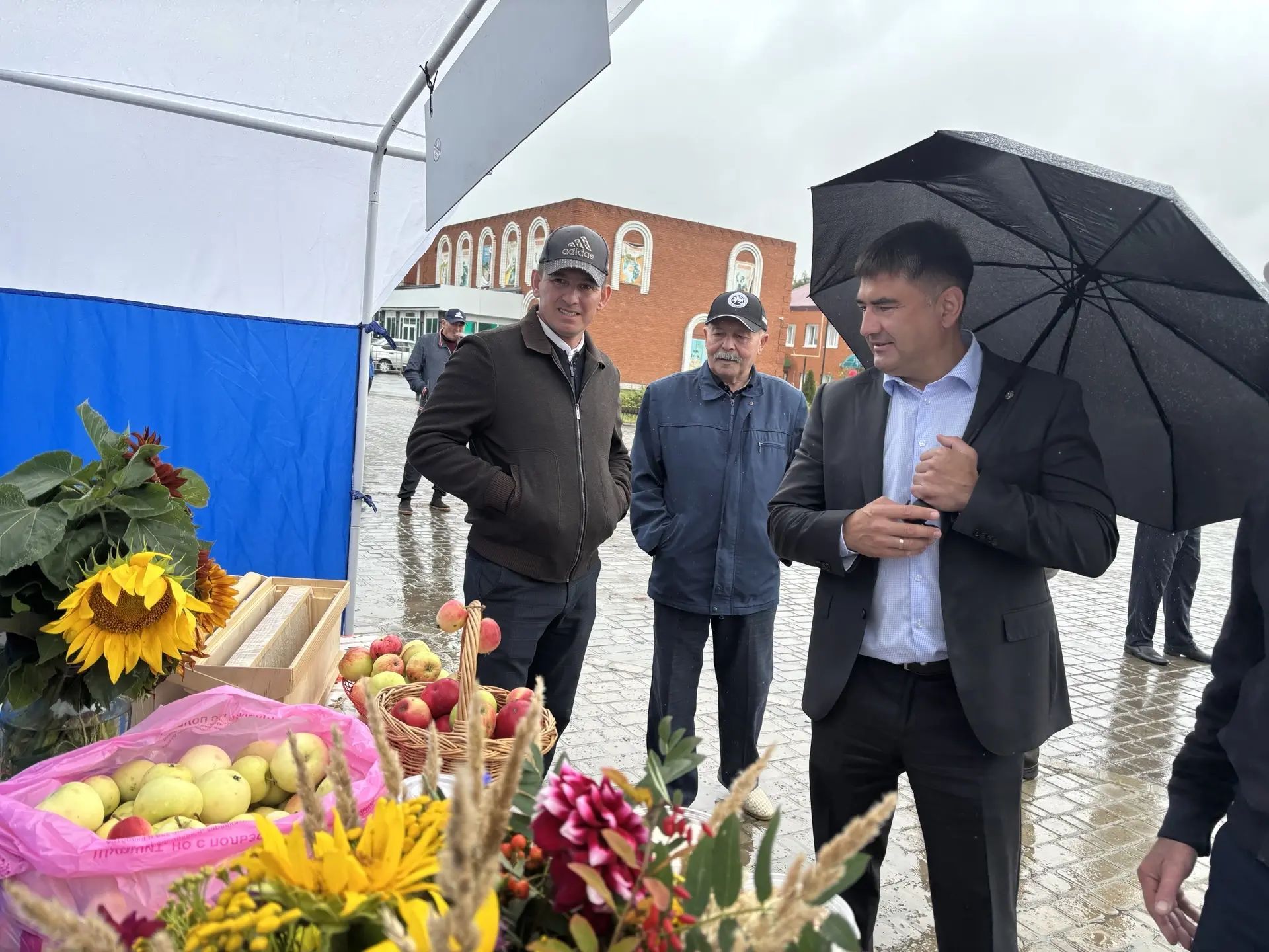 Кукмарада Бал һәм Алма спасы узды