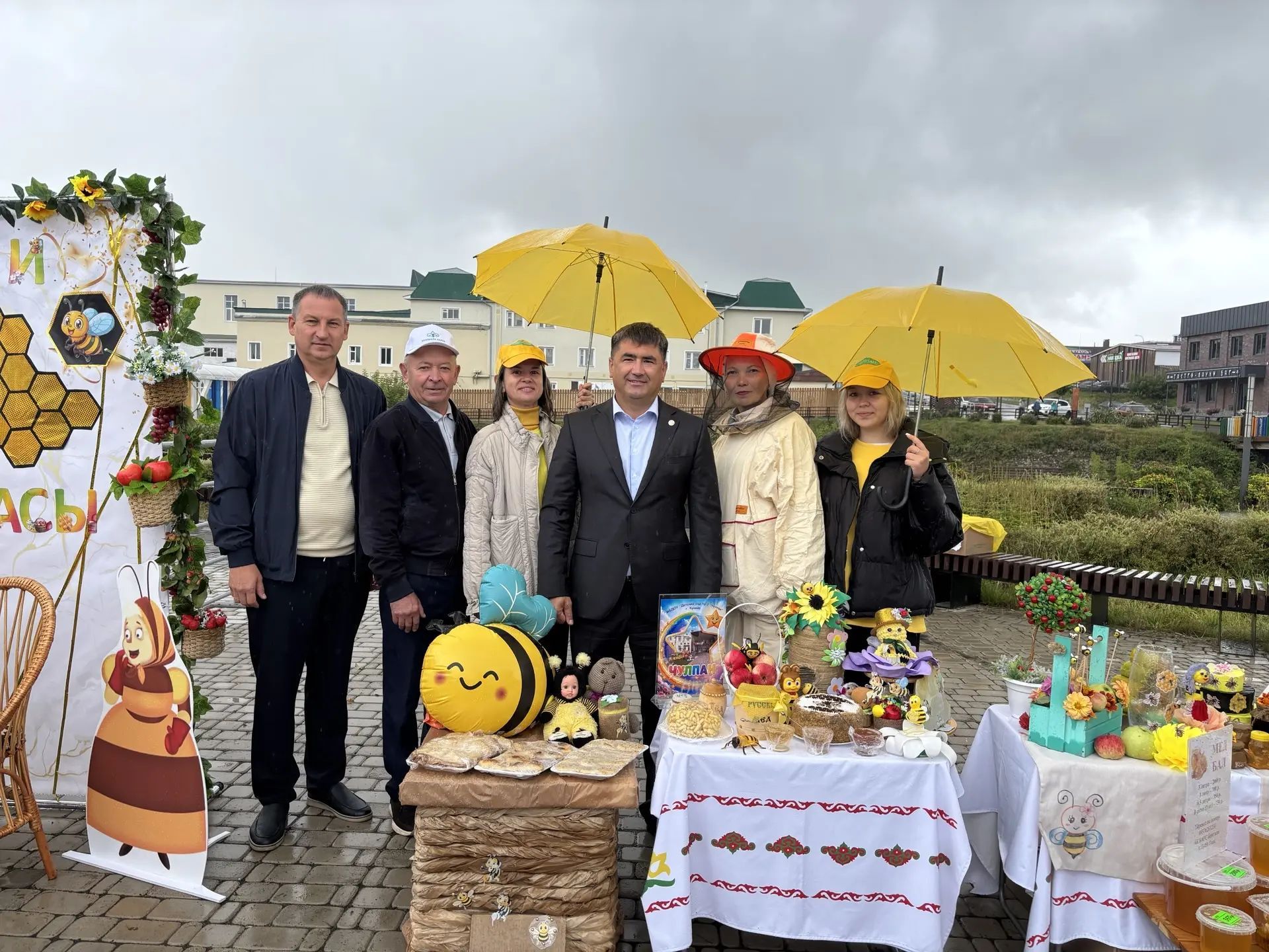 Кукмарада Бал һәм Алма спасы узды