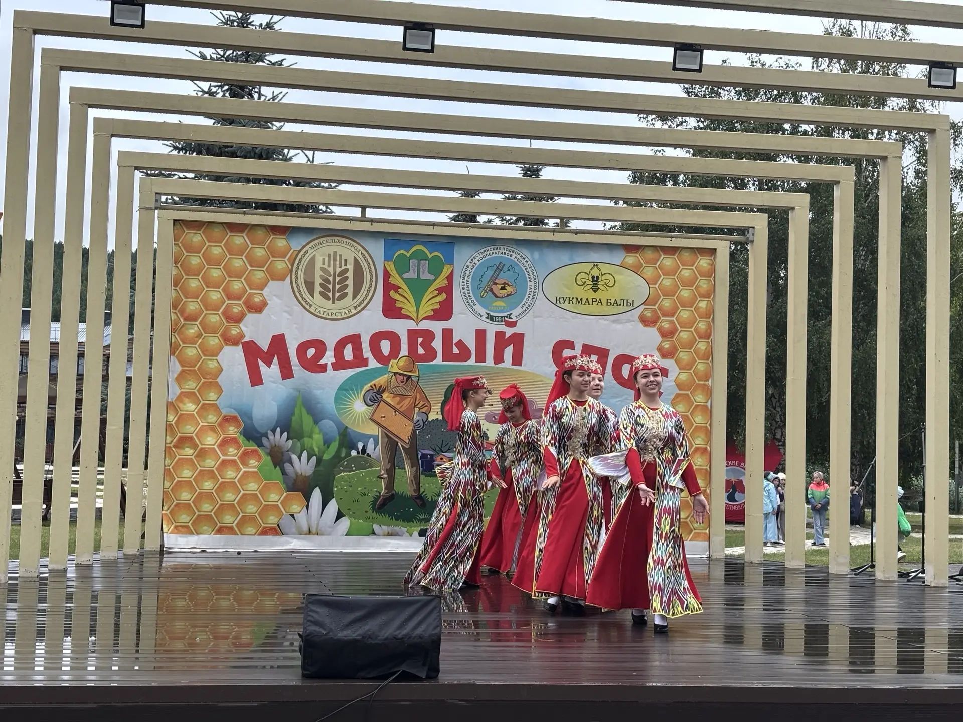Кукмарада Бал һәм Алма спасы узды