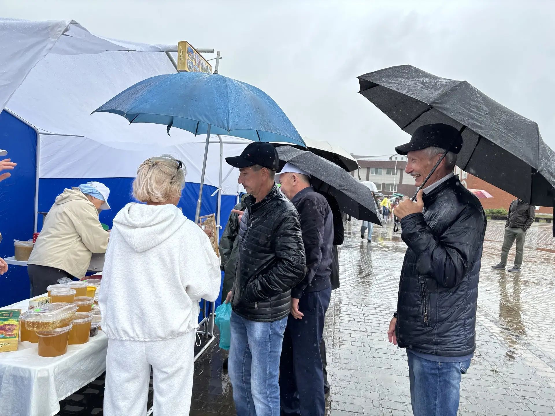 Кукмарада Бал һәм Алма спасы узды
