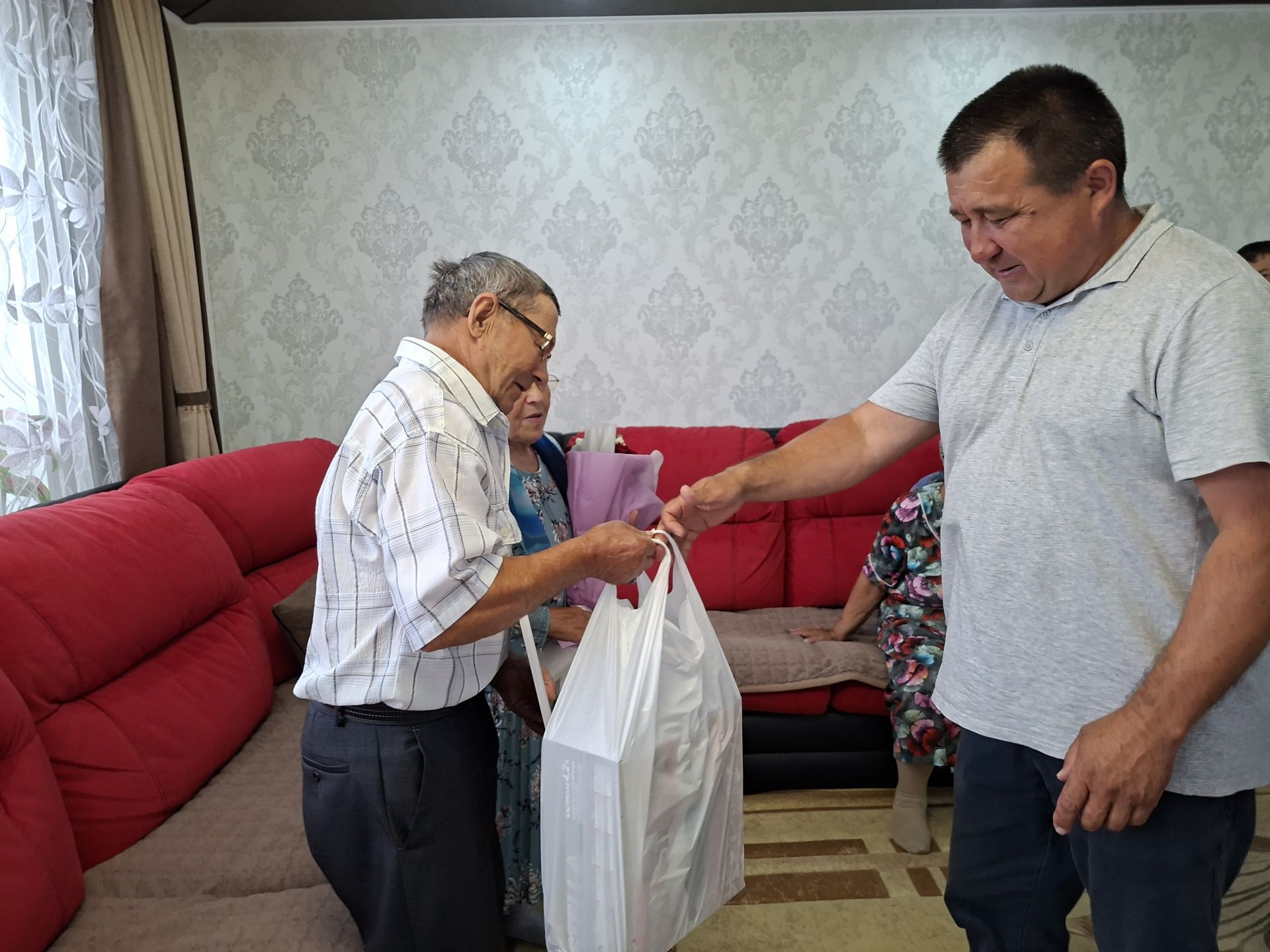 Алтын туйга илткән мәхәббәт: Кукмара районыннан Хәсәновларның гаилә тарихы