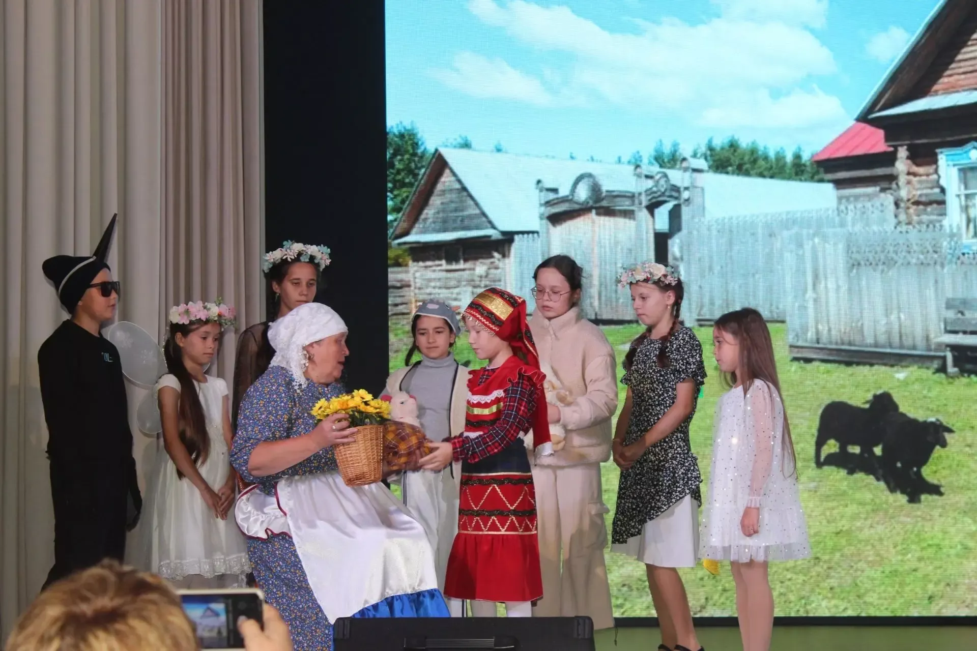 Милләтләр дуслыгының сихри көзгесе: Кукмара районында дуслык бәйрәме оештырылды