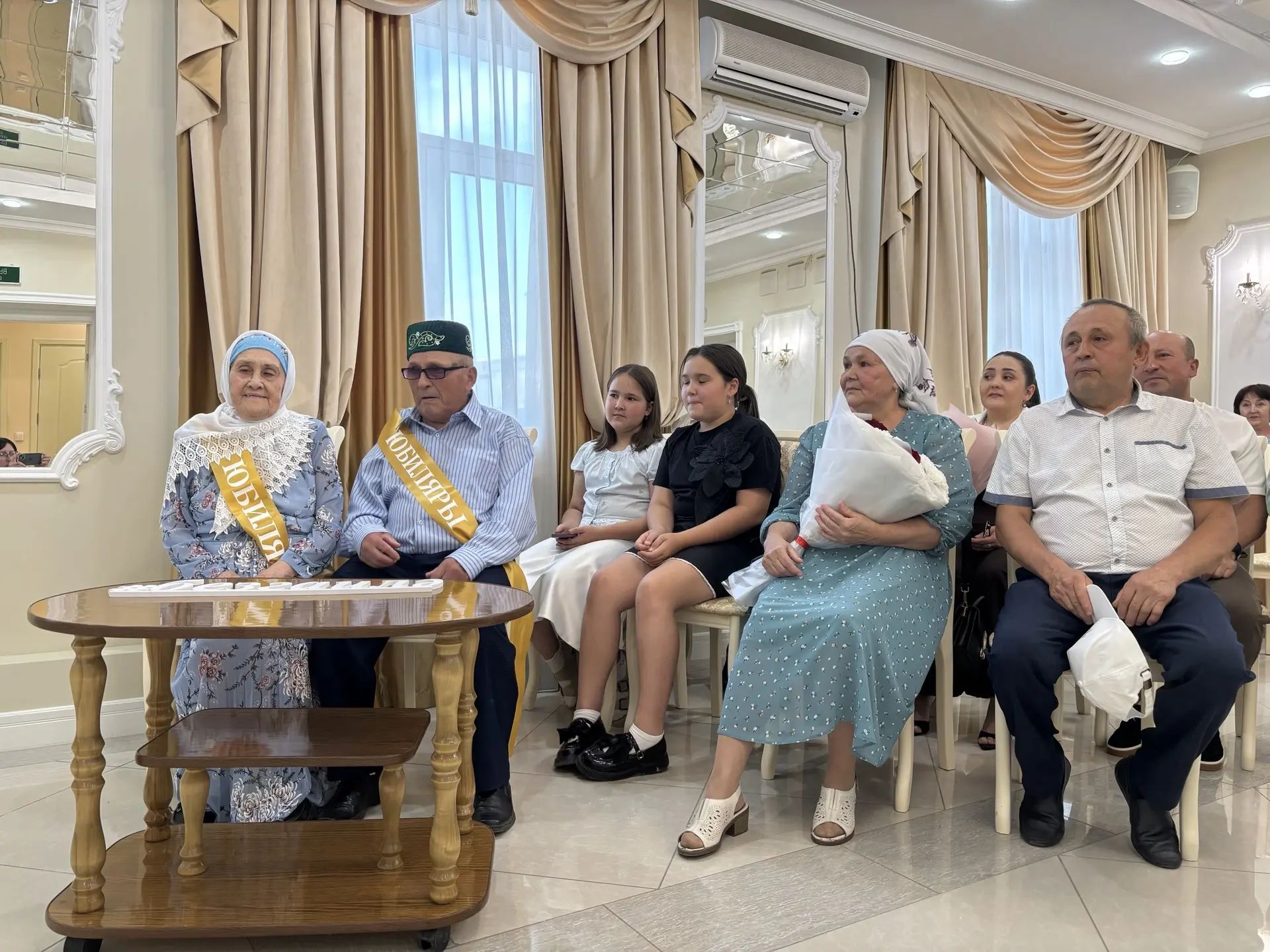 65 ел иңне-иңгә: Кукмара районыннан Хаевлар гаиләсе Мактау китабына кертелде