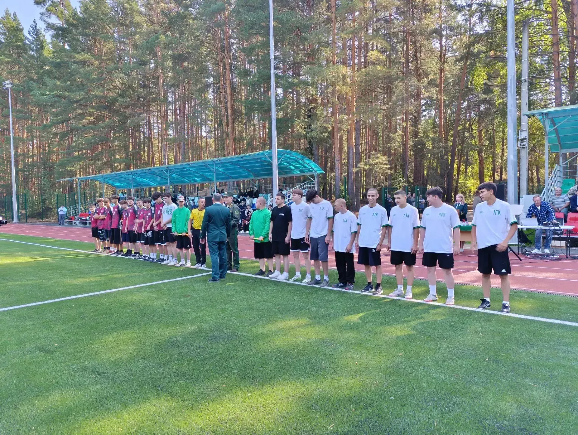 У студентов Лубянского колледжа появился новый стадион