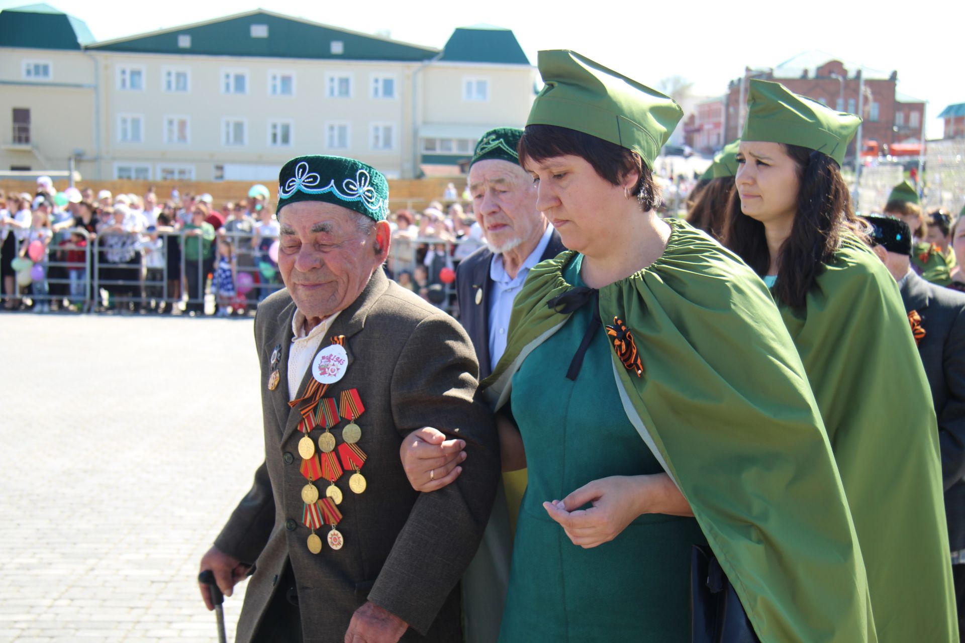 Җиңү көне уңаеннан Кукмарада хәрби техника парады һәм “Үлемсез полк” хәтер акциясе узды