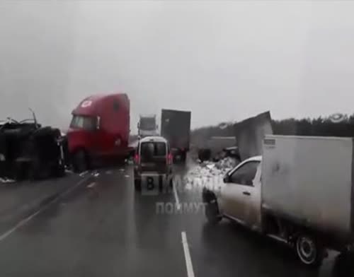Два человека погибли и два пострадали в серьезной аварии (фото, видео)
