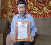 Кукмарада яшәүче Равил Закиров 90 яшьлек юбилеен каршылады