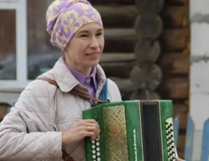 Гармунчы ханым: Кукмара районында яшәүче Резеда Зарипова сәнгатькә гашыйк