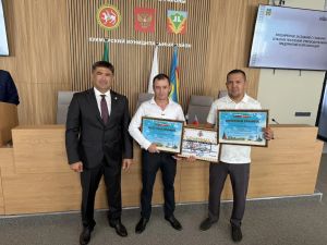 Жителей Кукморского района наградили на расширенном заседании