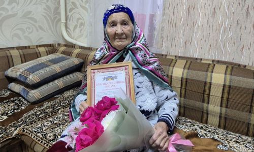 Кукмарада яшәүче Лена Мәликова үзенең 90 яшьлек күркәм юбилеен билгеләп үтте