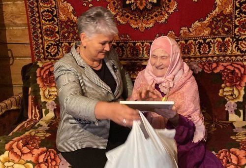 «Из таких людей можно делать гвозди»: 90-летняя Салима Ахметзянова из Кукморского района — пример несгибаемой силы духа