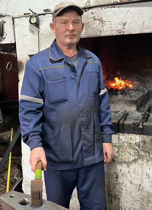 Кузнец Азат Габдельгафаров из Кукморского района: Наковальня не терпит суеты
