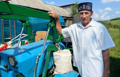 Туган җир кешесе: Мәмәширдән Камил Гәрәевнең остаханәсендә кунакта
