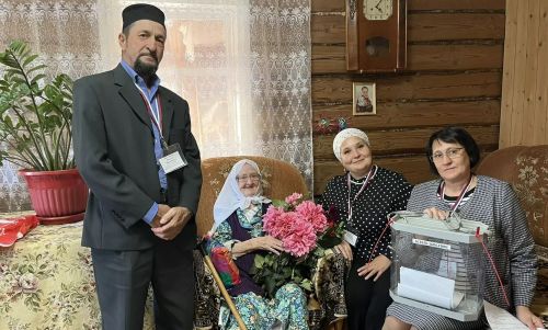 Кукмара районында яшәүче 102 яшьлек Фәһимә Зәйнәгыева сайлауда катнашты