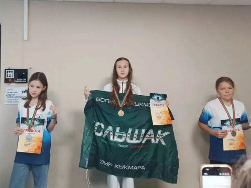 Кукмара спортчылары «Көзге спринт» йөзү турнирында медальләр яулады