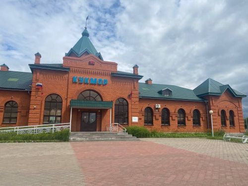 Железнодорожный вокзал в Кукморе
