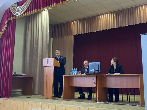 Поч. Кучук җирлегендә хисап җыелышы узды