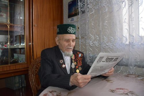 98 яшьлек сугыш ветераны:  Заманында Шаһинур Мостафин, Заһид Мәхмүди, Риман Гыйлемхановлар белән еш аралашып тордым