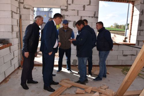 Кукмара районы башлыгы Сергей Димитриев төзелеш-ремонт участокларын карады