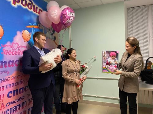 В Кукморском роддоме прошла торжественная выписка новорожденного