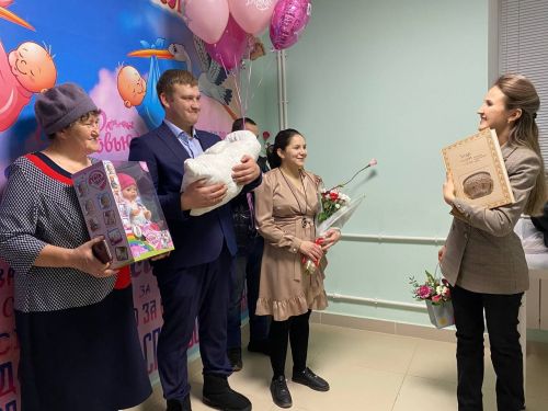В Кукморском роддоме прошла торжественная выписка новорожденного
