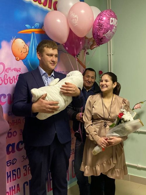 В Кукморском роддоме прошла торжественная выписка новорожденного