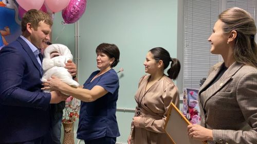 В Кукморском роддоме прошла торжественная выписка новорожденного
