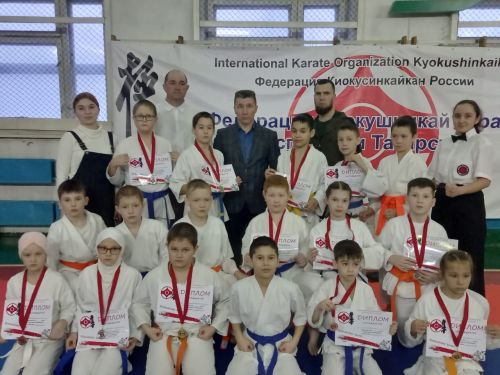 Кукмаралылар киокушин каратэ буенча  Киров төбәге беренчелегендә уңышлы чыгыш ясадылар