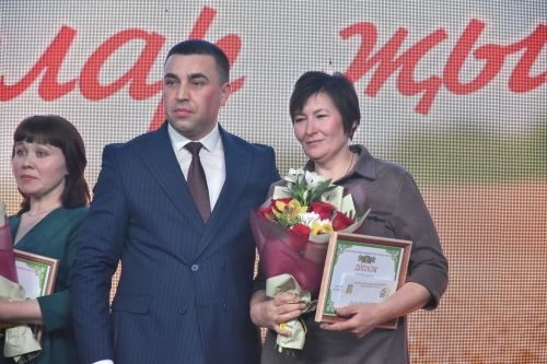 Кукмарада хезмәт алдынгыларын хөрмәтләделәр
