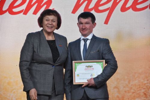 Кукмарада хезмәт алдынгыларын хөрмәтләделәр