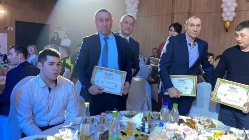 Кукмарада хезмәт алдынгыларын хөрмәтләделәр