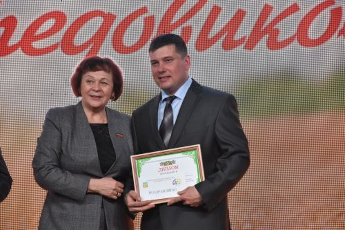 Кукмарада хезмәт алдынгыларын хөрмәтләделәр