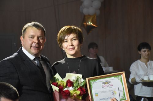 Кукмарада хезмәт алдынгыларын хөрмәтләделәр