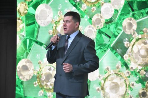 Кукмарада хезмәт алдынгыларын хөрмәтләделәр