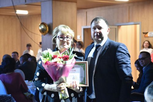 Кукмарада хезмәт алдынгыларын хөрмәтләделәр