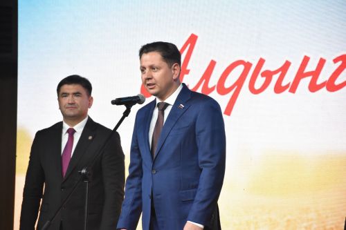 Кукмарада хезмәт алдынгыларын хөрмәтләделәр