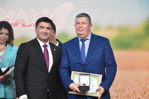 Кукмарада хезмәт алдынгыларын хөрмәтләделәр