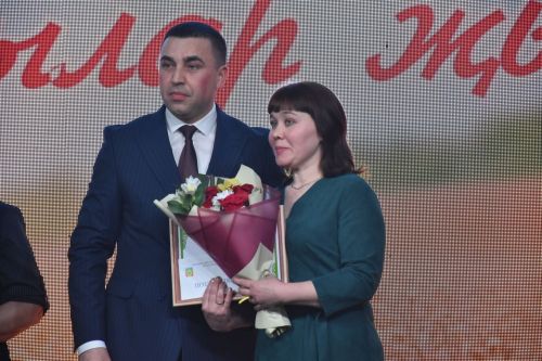Кукмарада хезмәт алдынгыларын хөрмәтләделәр