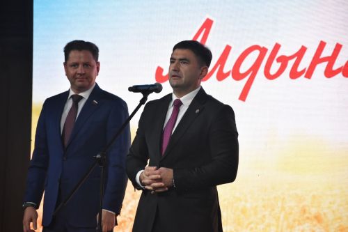 Кукмарада хезмәт алдынгыларын хөрмәтләделәр