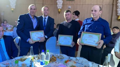 Кукмарада хезмәт алдынгыларын хөрмәтләделәр
