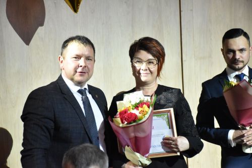 Кукмарада хезмәт алдынгыларын хөрмәтләделәр