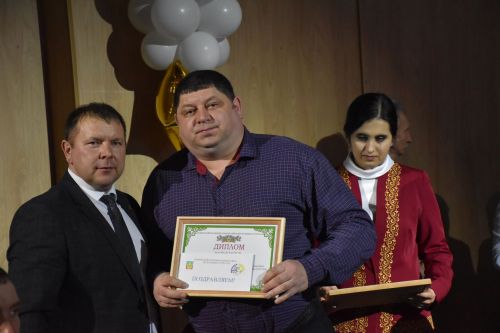 Кукмарада хезмәт алдынгыларын хөрмәтләделәр