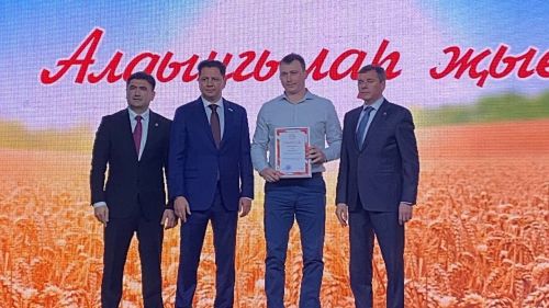 Кукмарада хезмәт алдынгыларын хөрмәтләделәр