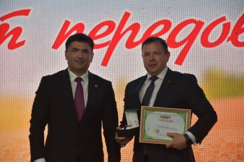 Кукмарада хезмәт алдынгыларын хөрмәтләделәр