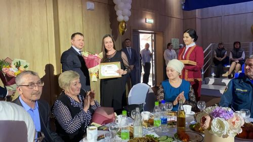 Кукмарада хезмәт алдынгыларын хөрмәтләделәр