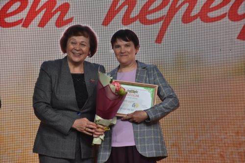 Кукмарада хезмәт алдынгыларын хөрмәтләделәр